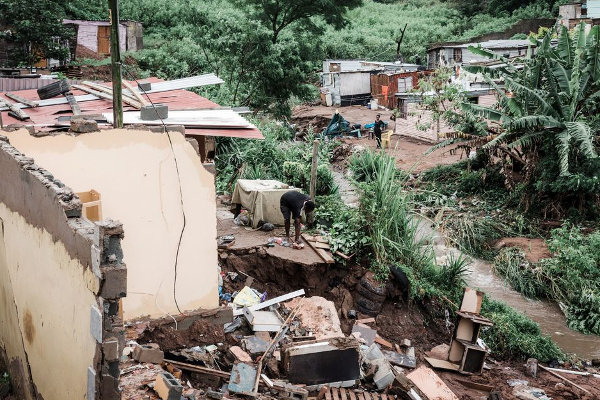 தென்னாபிரிக்காவில் பேரிடர் - 395 பேர் உயிரிழப்பு - ஐபிசி தமிழ்