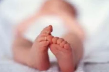 அரச தொழிலை தக்கவைக்க கொலை செய்யப்பட்ட குழந்தை - தாயும், தந்தையும் கைது!
