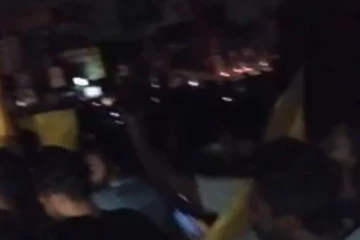 අරලිය ගහ මන්දිරය අසලි විරෝධතාකරුවන් පලවා හැරීමට වෙඩි තබයි...