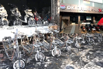 பெங்களூருவில் எலக்ட்ரிக் ஸ்கூட்டர் பேட்டரி வெடித்து 28 E-Bike எரிந்து சேதம்