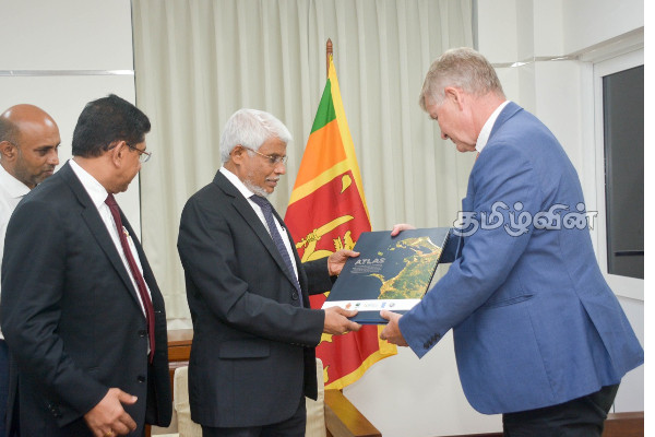 எரிக் சொல்ஹெய்மிற்கும் சுற்றாடல் அமைச்சருக்கும் இடையில் முக்கிய சந்திப்பு (Photos) | Ministry Of Environment Sri Lanka Erik Solheim எரிக் சொல்ஹெய்மிற்கும் சுற்றாடல் அமைச்சருக்கும் இடையில் முக்கிய சந்திப்பு (Photos) | Ministry Of Environment Sri Lanka Erik Solheim
