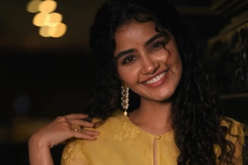 அனுபமா பரமேஸ்வரன் அழகிய போட்டோஷூட்