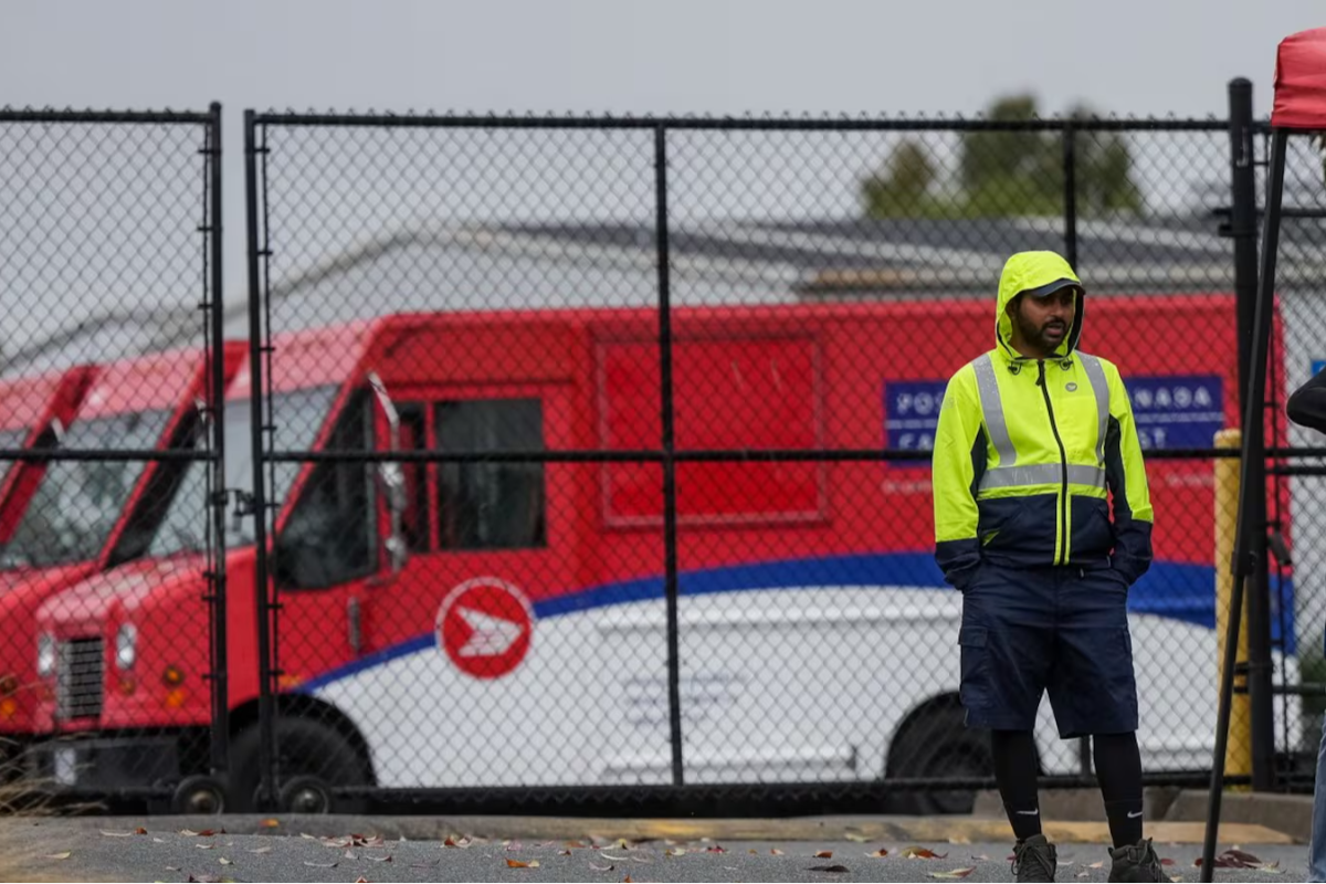 கனடா தபால் நிறுவனத்தின் அதிரடி தீர்மானம் | Canada Post Moving Ahead With Plan To End