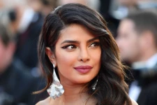 லண்டனில் விதிமீறலில் ஈடுபட்ட 10 வயது குறைவானவரை மணந்த தமிழ்ப்படத்தில் நடித்த நடிகை! விடுக்கப்பட்ட கடும் எச்சரிக்கை