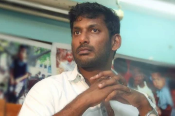 லஞ்சம் கேட்டதாக புலம்பிய விஷால்...கிடுக்குப்புடி போட்ட மத்திய அரசு..!!