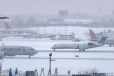 குளிர் காலநிலையால் அமெரிக்காவில் விமான சேவைகள் பாதிப்பு