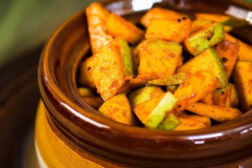 நீங்கள் ஊறுகாய் பிரியரா ..? அளவுக்கு மீறி எடுத்து கொள்ளாதீங்க.. ஆபத்தாம்