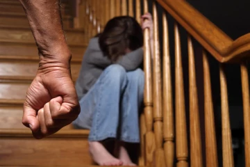 15 வயது மாணவியை துஷ்பிரயோகம் செய்த ஆசிரியர்