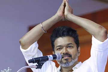 தொட்டிலையும் ஆட்டிவிட்டு, பிள்ளையையும் கில்றீங்களே தளபதி, ட்ரெண்டிங் மீம்