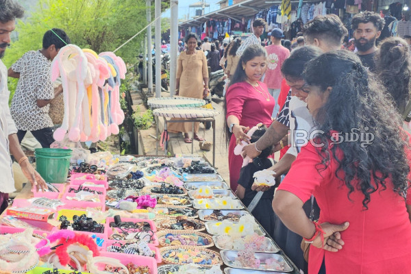 நாடளாவிய ரீதியில் களை கட்டிய தீபாவளி வியாபாரம் | Diwali Sales Boom Islandwide