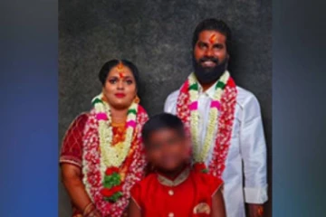 அம்மாவின் திருமணத்திற்கு தாலி எடுத்து கொடுத்த மகன்! நெகிழ்ச்சி சம்பவம்