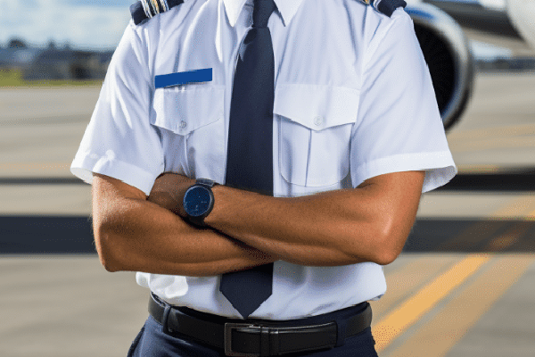 மூத்த விமானியின் முகம்சுழிக்க வைத்த செயற்பாடு ; பெண் விமானிக்கு அரங்கேறிய சம்பவத்தால் பரபரப்பு | Action That Stunned The Pilot