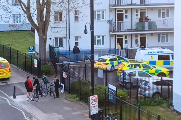 லண்டனில் தமிழர்கள் அதிகம் வாழும் பகுதியில் பட்டப்பகலில் பயங்கர சம்பவம் ; அச்சத்தில் மக்கள் | Stabbing In The Northolt Area Of London