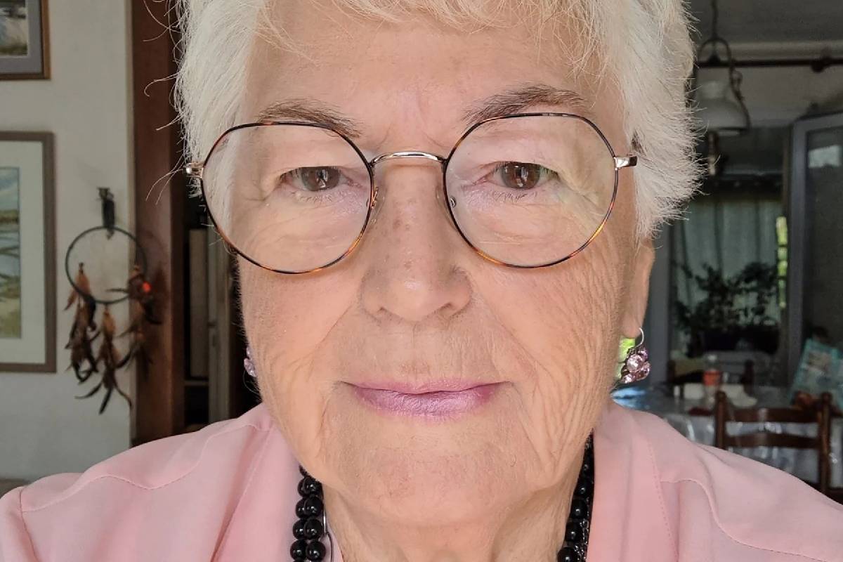 காதலரைத் தேடி அமெரிக்கா சென்ற பிரான்ஸ் நாட்டுப் பெண்மணியின் பரிதாப நிலை | French Women Detained By Us Police