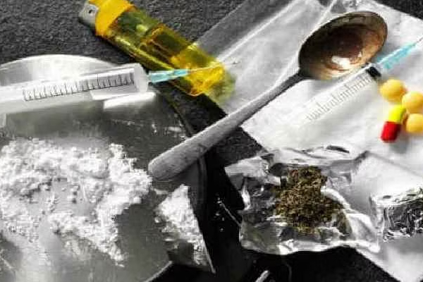 யாழ்ப்பாணத்தில் நால்வர் அதிரடி கைது! | Four Arrested In Jaffna