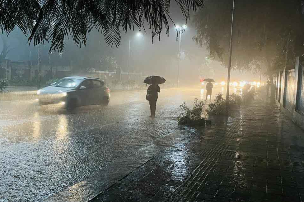 கடும் மின்னல் தாக்கம் குறித்து விடுக்கப்பட்ட எச்சரிக்கை | Warning Of Severe Lightning Strikes