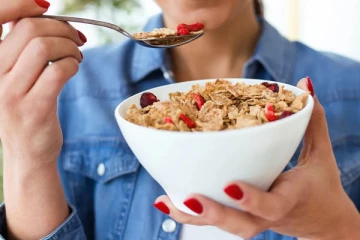 தாறுமாறா ஏறும் உடல் எடையை குறைக்கணுமா? அப்போ இந்த உணவுகளை சாப்பிடுங்க