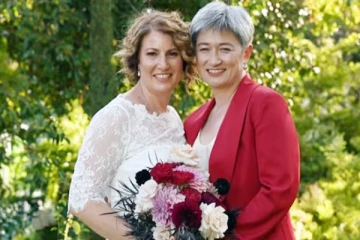 நீண்டகால தோழியை மணமுடித்த பெண் அமைச்சர் - கவனம் ஈர்த்த திருமணம்!