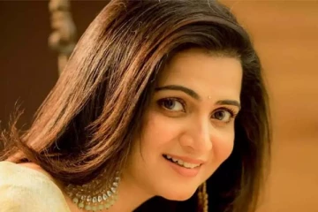 நீச்சல் உடையில் தொகுப்பாளினி டிடி வெளியிட்ட காணொளி! வாயடைத்துப் போன ரசிகர்கள்