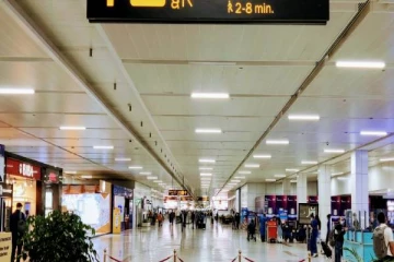 விமான நிலையத்தில் சிக்கிய பல கோடி ரூபாய் பெறுமதியான கடத்தல் பொருட்கள்