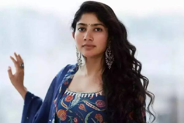 விஜய் தான் அதற்கு சிறந்தவர்.. சாய் பல்லவி என்ன இப்படி சொல்லிட்டாங்க | Sai Pallavi About Vijay விஜய் தான் அதற்கு சிறந்தவர்.. சாய் பல்லவி என்ன இப்படி சொல்லிட்டாங்க | Sai Pallavi About Vijay