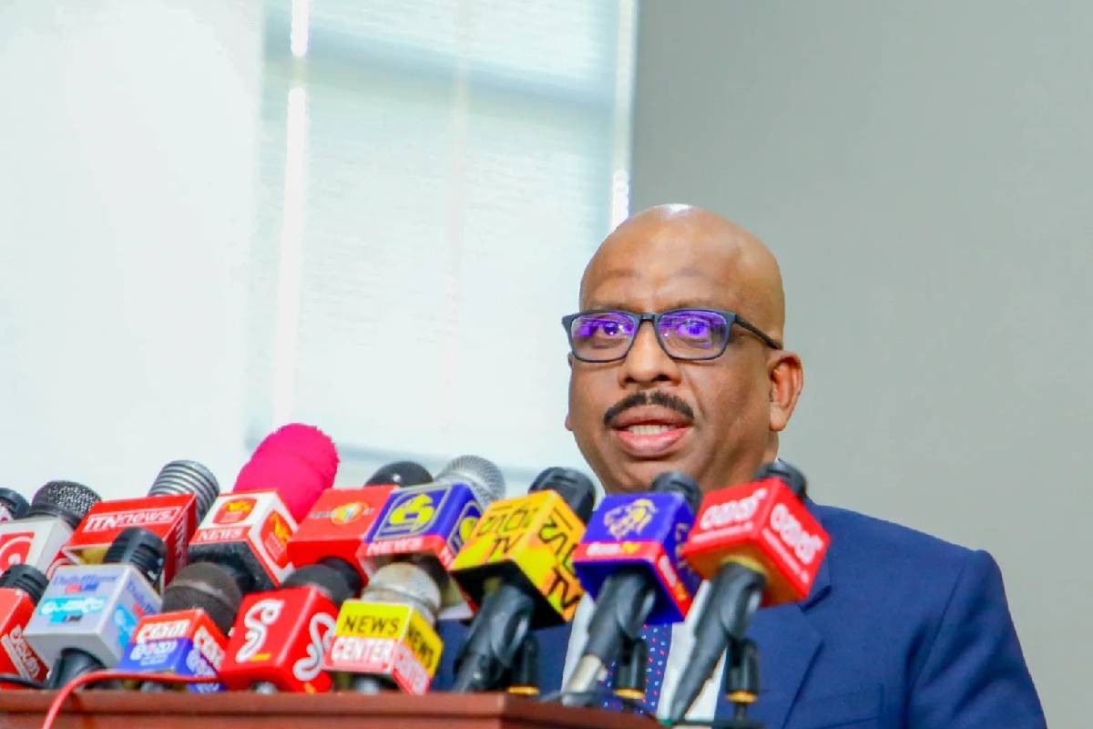 இலங்கை கிரிக்கெட்டை மேம்படுத்த இடைக்கால குழு - விளையாட்டு அமைச்சர் திட்டம் | Srilanka Minister Hints To Rebuild Slc Cricket