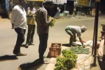 சேவ கூவிடுச்சு  அதான் ,  அதிகாலை என நினைத்து நள்ளிரவில்  விற்பனை செய்த விவசாயி