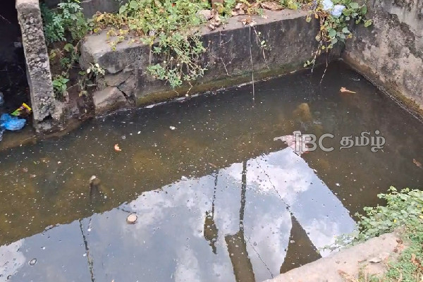 மூன்று வருடங்களுக்கு மேல் உடைந்து விழுந்துள்ள வடிகான் : பாராமுகத்தில் அதிகாரிகள் | Drain Has Been Broken For More Than Three Years மூன்று வருடங்களுக்கு மேல் உடைந்து விழுந்துள்ள வடிகான் : பாராமுகத்தில் அதிகாரிகள் | Drain Has Been Broken For More Than Three Years