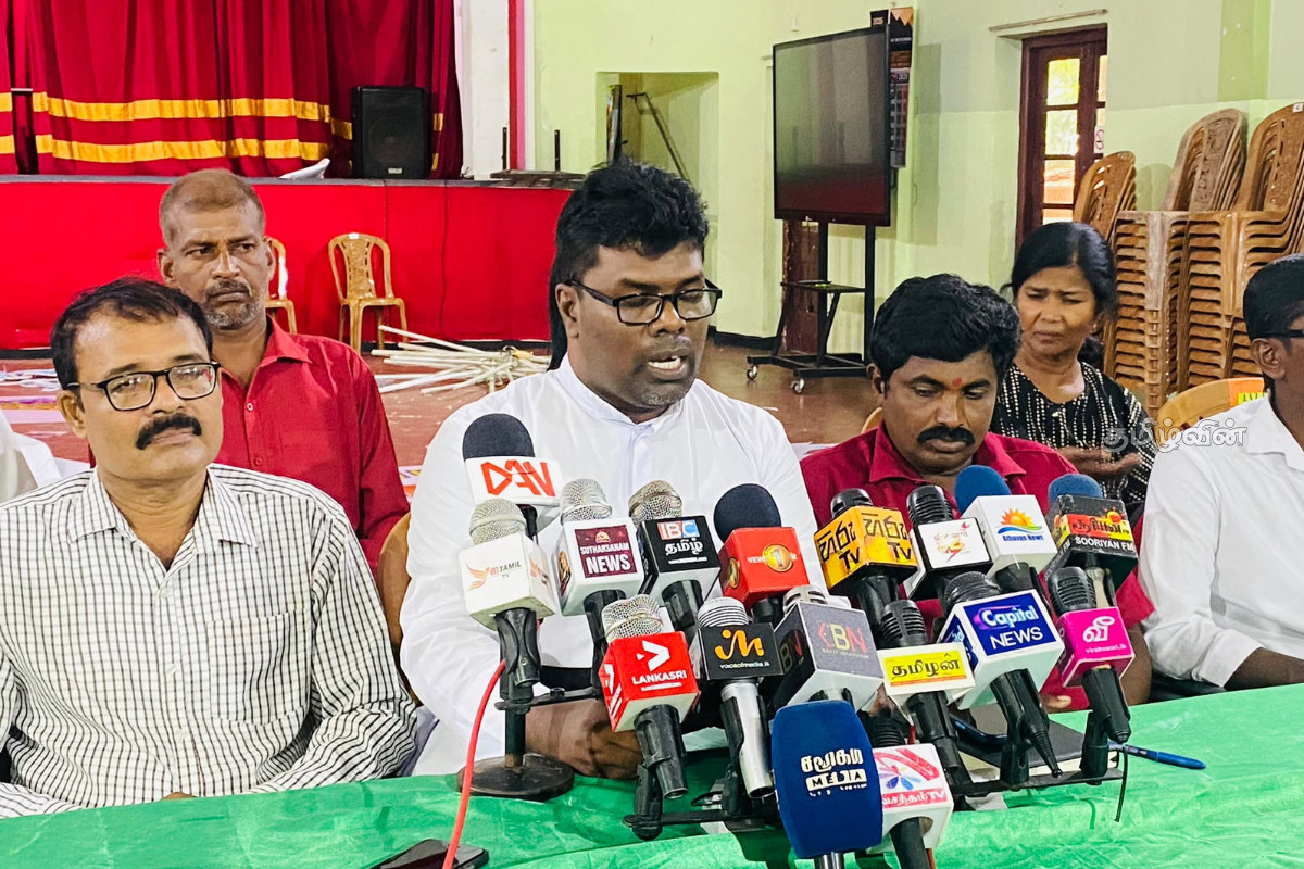 மயிலத்தமடு - மாதவனை மேய்ச்சல் தரை விவகாரம்: மாபெரும் கவனயீர்ப்பு மற்றும் கதவடைப்பு போராட்டத்திற்கு அழைப்பு | Mayilathamadu Madhavanai Protest மயிலத்தமடு - மாதவனை மேய்ச்சல் தரை விவகாரம்: மாபெரும் கவனயீர்ப்பு மற்றும் கதவடைப்பு போராட்டத்திற்கு அழைப்பு | Mayilathamadu Madhavanai Protest