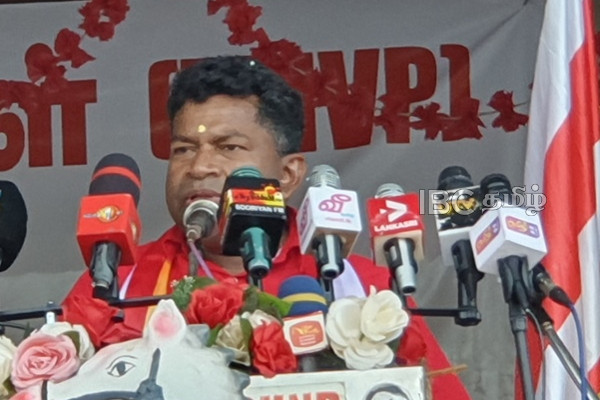 வட பகுதியிலிருந்து எடுக்கப்படுகின்ற முடிவுகள் கிழக்கில் சாத்தியமில்லை - பிள்ளையான் | Political Problem Of Eastern Province