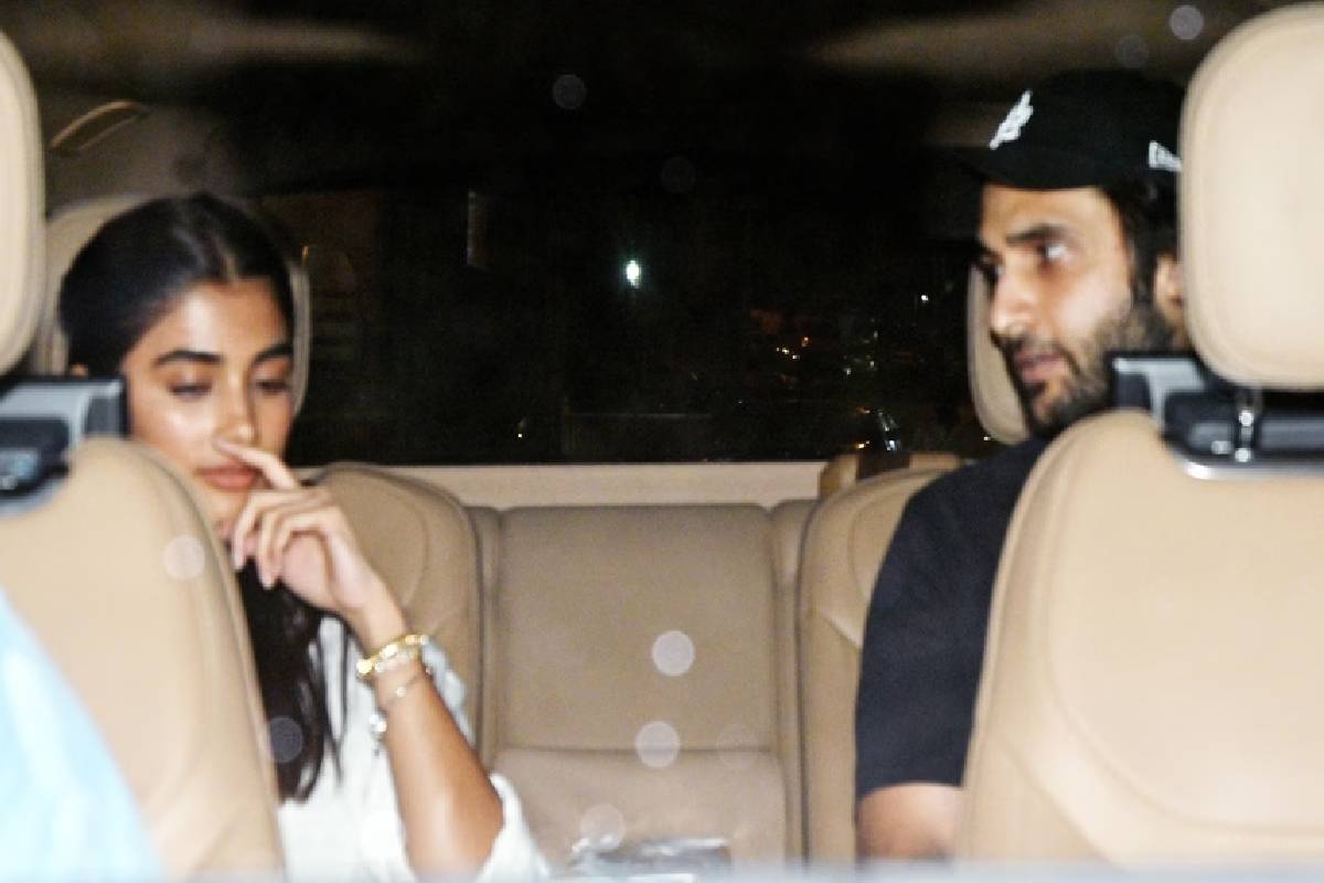 பூஜா ஹெக்டே காதலனுக்கு இவ்வளவு வயது குறைவா? ஆனா அப்படி தெரியலையே | Pooja Hegde Clicks With A Younger Actor Go Viral