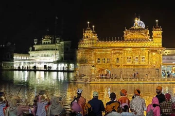 போர் ஒத்திகை எதிரொலி.., 54 ஆண்டுகளுக்கு பிறகு அமிர்தசரஸ் பொற்கோயிலின் விளக்குகள் அணைப்பு