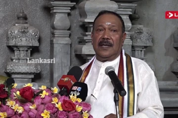 இலங்கையில் இருந்து இந்தியாவிற்கு கையளிப்பு செய்த பூஜிக்கப்பட்ட அடிக்கல்