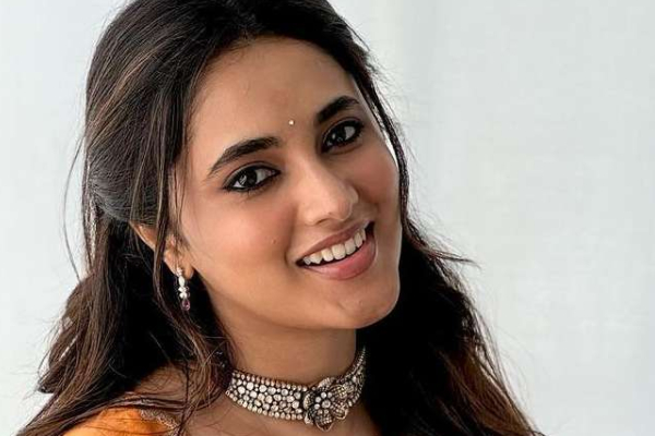 நான் அதை பார்க்க வேண்டும்.. பிரியங்கா மோகனிடம் கெஞ்சி கேட்ட நபர், நிறைவேற்றிய நடிகை | Fan Want To See Priyanka Mohan Nails