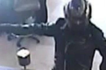 භයානක ලෙස අදත් සිදුවූ මංකොල්ලය..