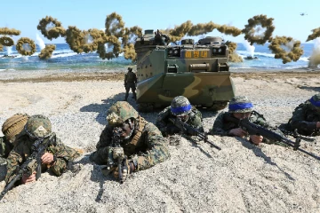 வட கொரியாவிற்கு பதிலடி கொடுக்க தயாரான முக்கிய மூன்று நாடுகள்: போர் பயிற்சி நாளை முதல் ஆரம்பம்