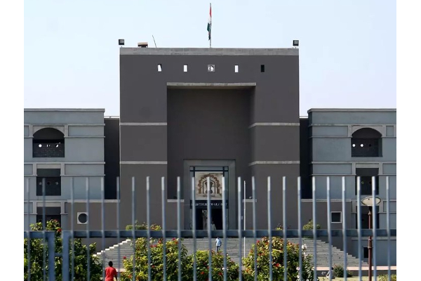 14 வயதில் கர்ப்பமடைவது சாதாரணமானதுதான்; மனு ஸ்மிருதி படிங்க - உயர்நீதிமன்றம் கருத்து | Child Pregnant Before Age Of 17 Says Gujarat Hc 14 வயதில் கர்ப்பமடைவது சாதாரணமானதுதான்; மனு ஸ்மிருதி படிங்க - உயர்நீதிமன்றம் கருத்து | Child Pregnant Before Age Of 17 Says Gujarat Hc