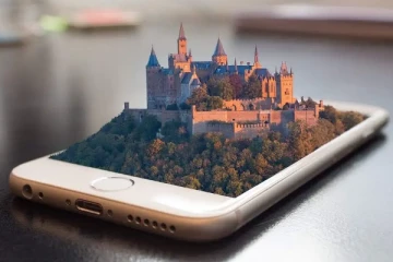 ஸ்மார்ட்போன்கள் மனிதர்களில் கலந்துவிடுமா? எதிர்காலம் எப்படி இருக்கும்? ஆய்வாளர்களின் ஆச்சரிய கணிப்பு