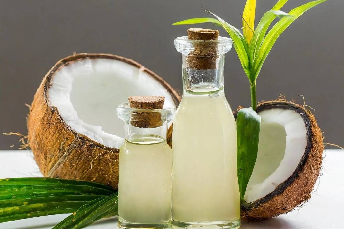 பாட்டி காலத்து பாரம்பரிய முறை: வீட்டிலேயே சுத்தமான தேங்காய் எண்ணெய் தயாரிப்பது எப்படி? | How To Make Your Own Coconut Oil At Home
