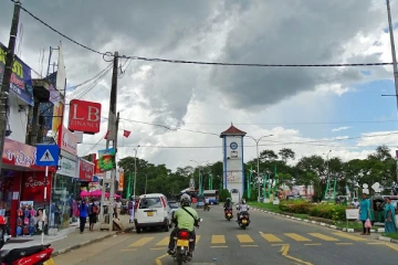 தந்தையுடன் சென்ற 14 வயது சிறுமிக்கு காத்திருந்த அதிர்ச்சி!