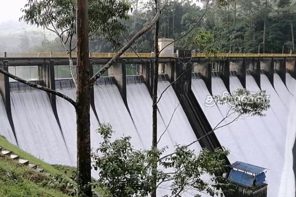 மலையக நீர்தேக்கங்களின் நீர்மட்டம் உயர்வு - வான்கதவுகள் திறப்பு: பொதுமக்களுக்கு விடுக்கப்பட்டுள்ள எச்சரிக்கை (Photos) | Rise In Water Levels Of Dam In The Highlands