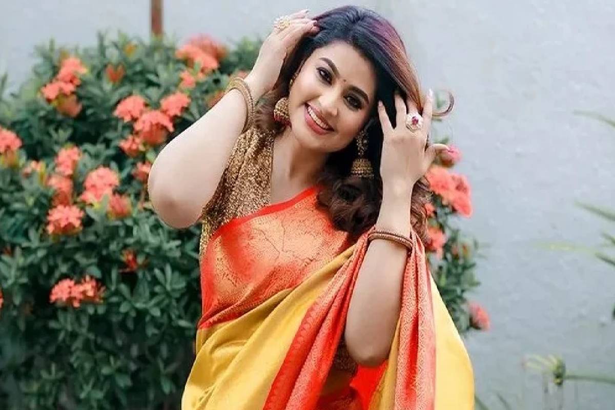 இவருக்கு மட்டும் வயது ஏறவே ஏறாதா? இணையத்தை ஆக்கிரமிக்கும் நடிகை சினேகாவின் நியூ லுக்! | 44 Years Old Actress Sneha Recent Photos Viral இவருக்கு மட்டும் வயது ஏறவே ஏறாதா? இணையத்தை ஆக்கிரமிக்கும் நடிகை சினேகாவின் நியூ லுக்! | 44 Years Old Actress Sneha Recent Photos Viral