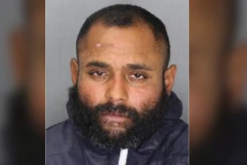 கனடாவில் வீடுகளுக்குள் புகுந்து தகாத செயலில் ஈடுபட்டவர் கைது