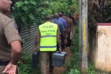 யாழில் உயர்தர மாணவி தூக்கில் தொங்கிய நிலையில் சடலமாக மீட்பு