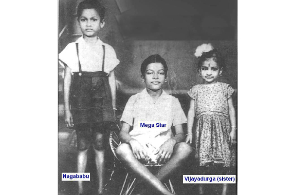 இந்த புகைப்படத்தில் இருக்கும் டாப் நடிகர் யார் தெரியுமா.. தெரிஞ்சா ஷாக் ஆகிடுவீங்க | Top Actor Childhood Photo