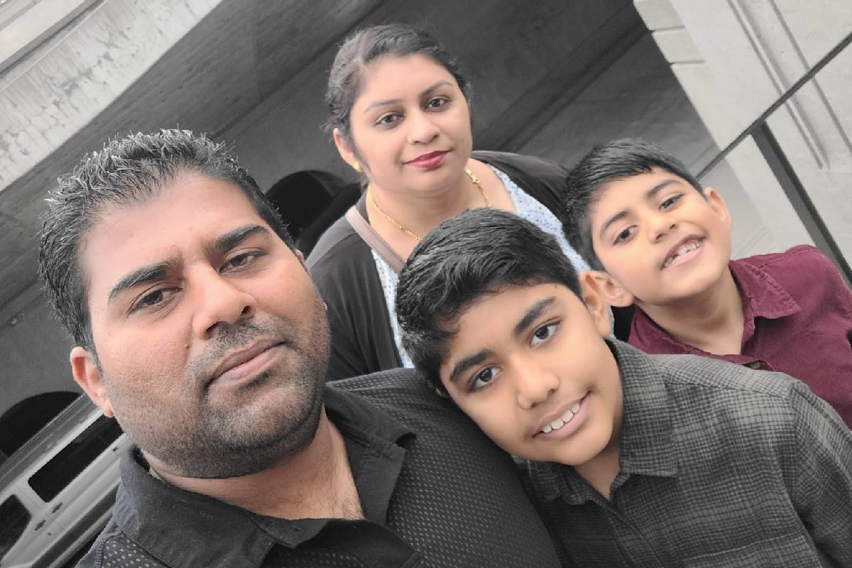 கியூபெக் மாகாணத்தில் எட்டு ஆண்டுகள் வாழ்ந்த இந்திய குடும்பம் இந்தியா திரும்பியது | Quebec Family Forced To Return India After 8 Years கியூபெக் மாகாணத்தில் எட்டு ஆண்டுகள் வாழ்ந்த இந்திய குடும்பம் இந்தியா திரும்பியது | Quebec Family Forced To Return India After 8 Years