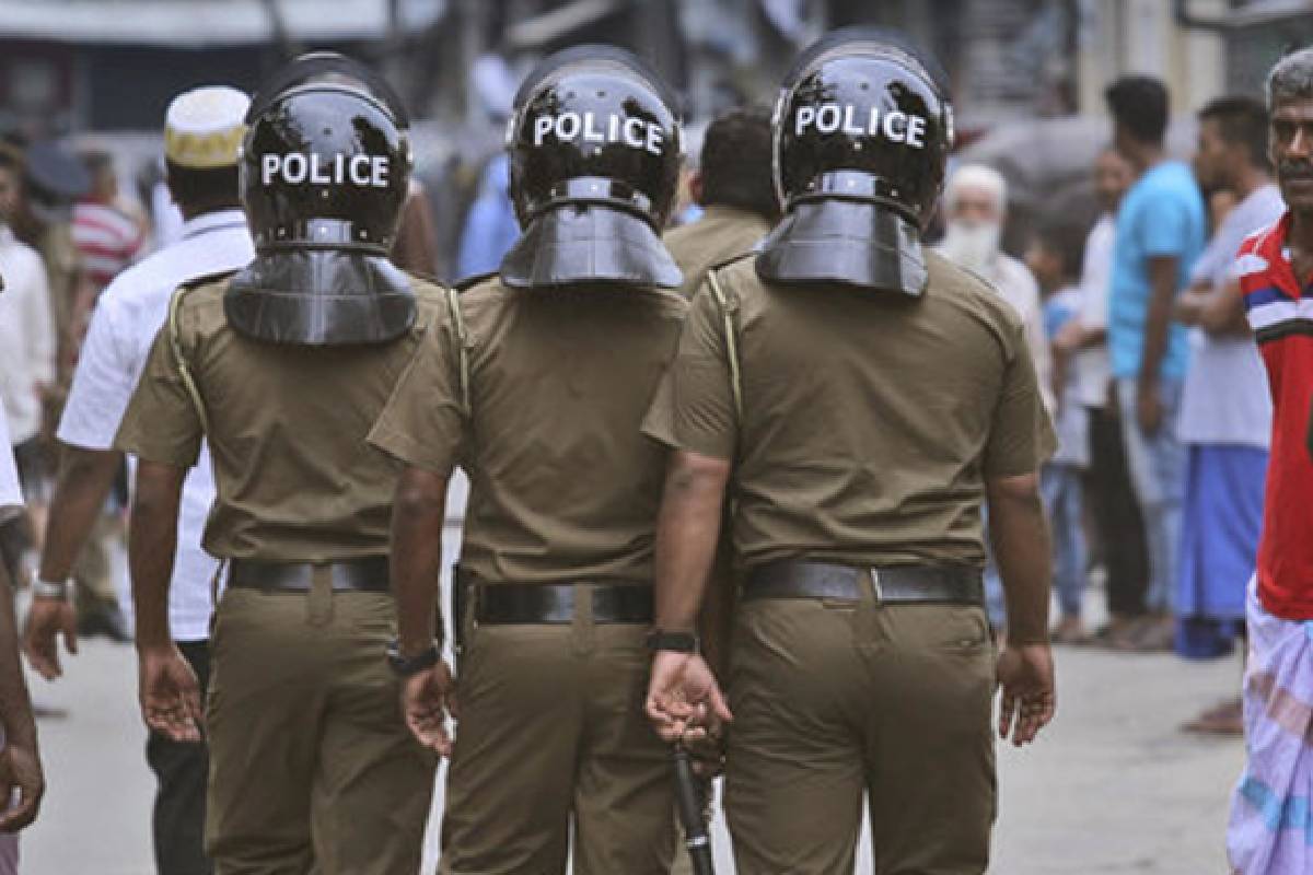 பள்ளிவாசல் உண்டியலை உடைத்து பணம் திருடிய மர்மநபர் ; சிசிடிவியில் பதிவான காட்சிகள் | Mysterious Person Broke Mosque Money Box And Stole