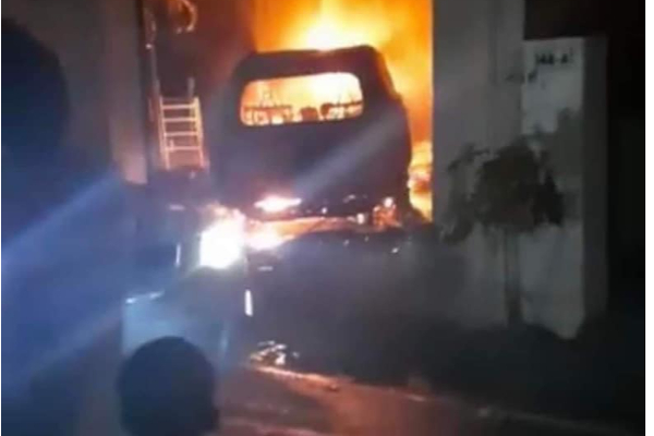 பற்றியெரியும் அமைச்சர் பந்துல குணவர்தன வீடு! | Burning Minister Bandula Gunawardena S House