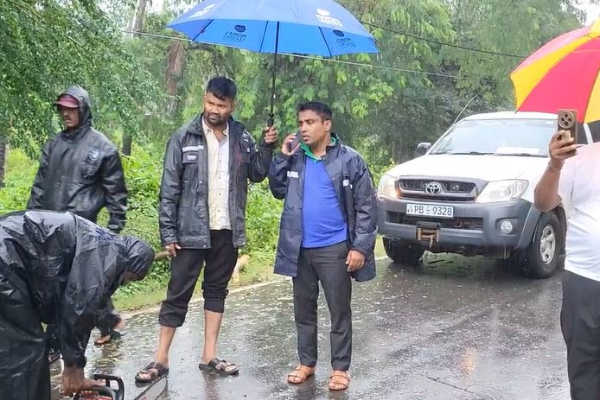 கிளிநொச்சி - இரணைமடு குளத்தின் அனைத்து வான் கதவுகளும் திறப்பு | Kilinochchi Affected Flood கிளிநொச்சி - இரணைமடு குளத்தின் அனைத்து வான் கதவுகளும் திறப்பு | Kilinochchi Affected Flood