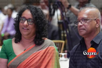 අර මිහින්තලේ වනචාරියා කියන්නෙම කුණුහරුප - හරිනිට බැන්නට ලාල් කාන්තට කේන්ති යයි